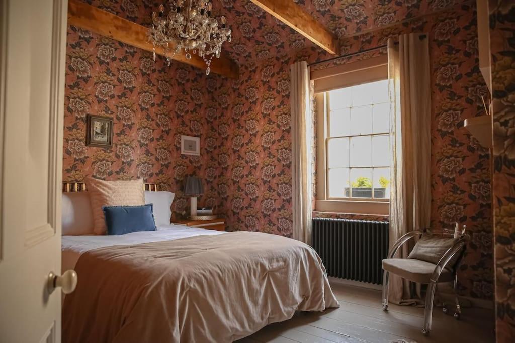 Primrose Cottage - With Private Courtyard & Sun Terrace In Central Bath Exterior foto
